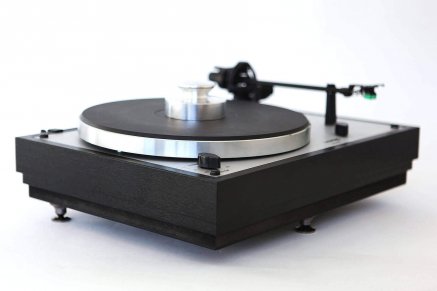 Thorens TD 146 mit originalem Plinth