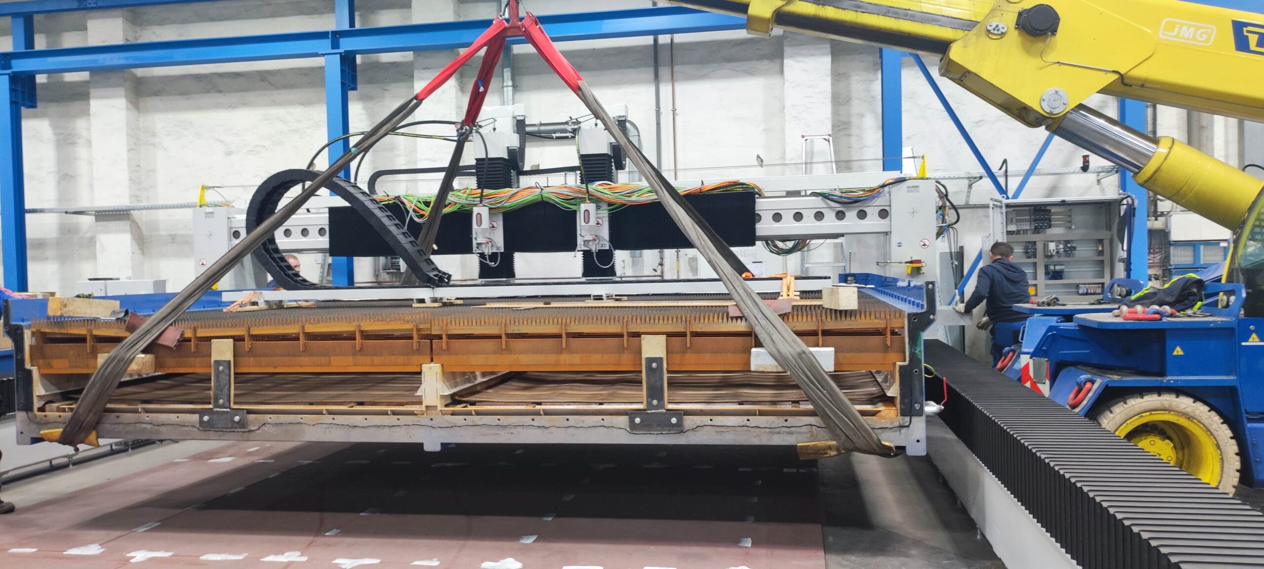 Wasserstrahlanlage R 7050 in der Fertigung