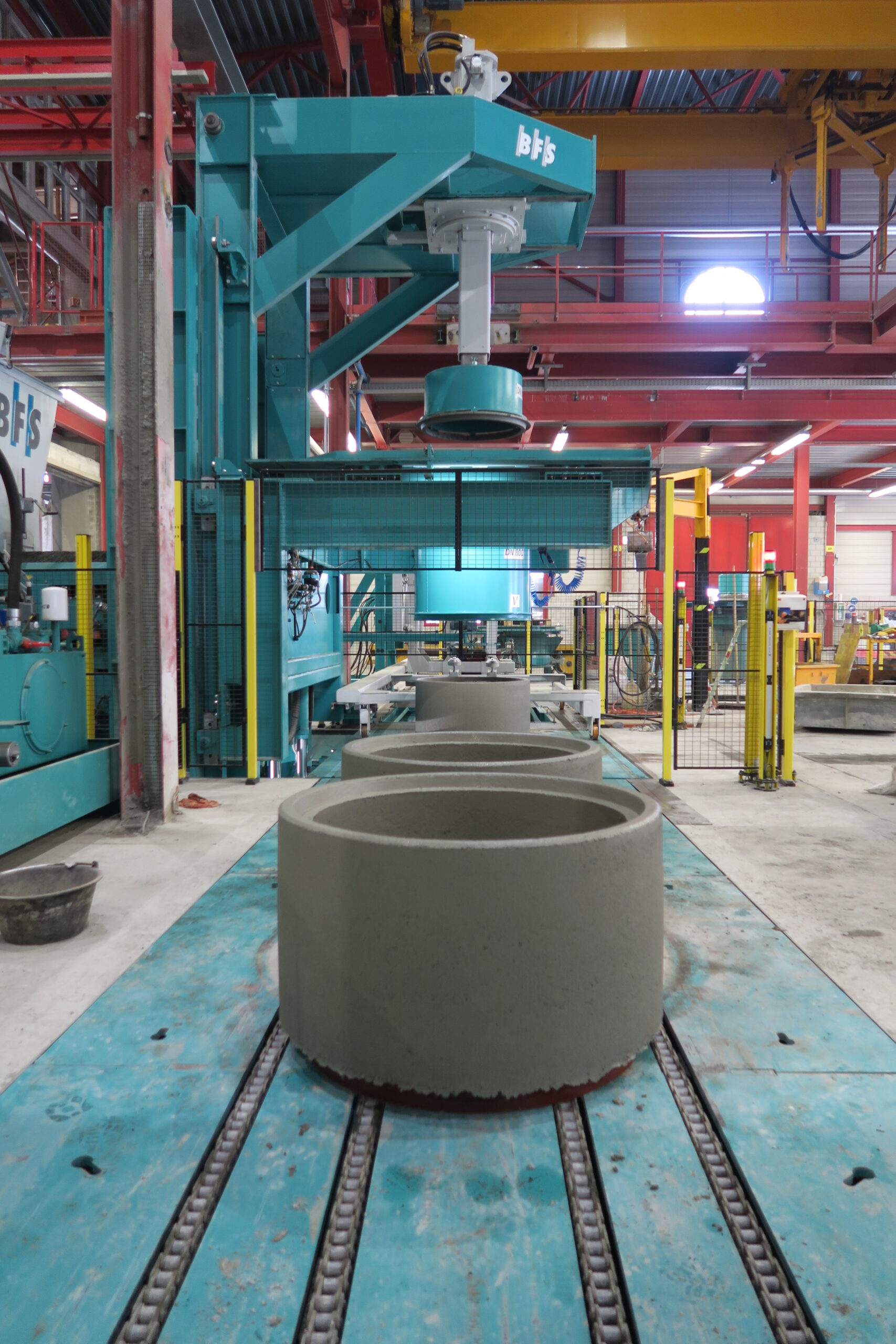 Betonrohrproduktion im Elementwerk