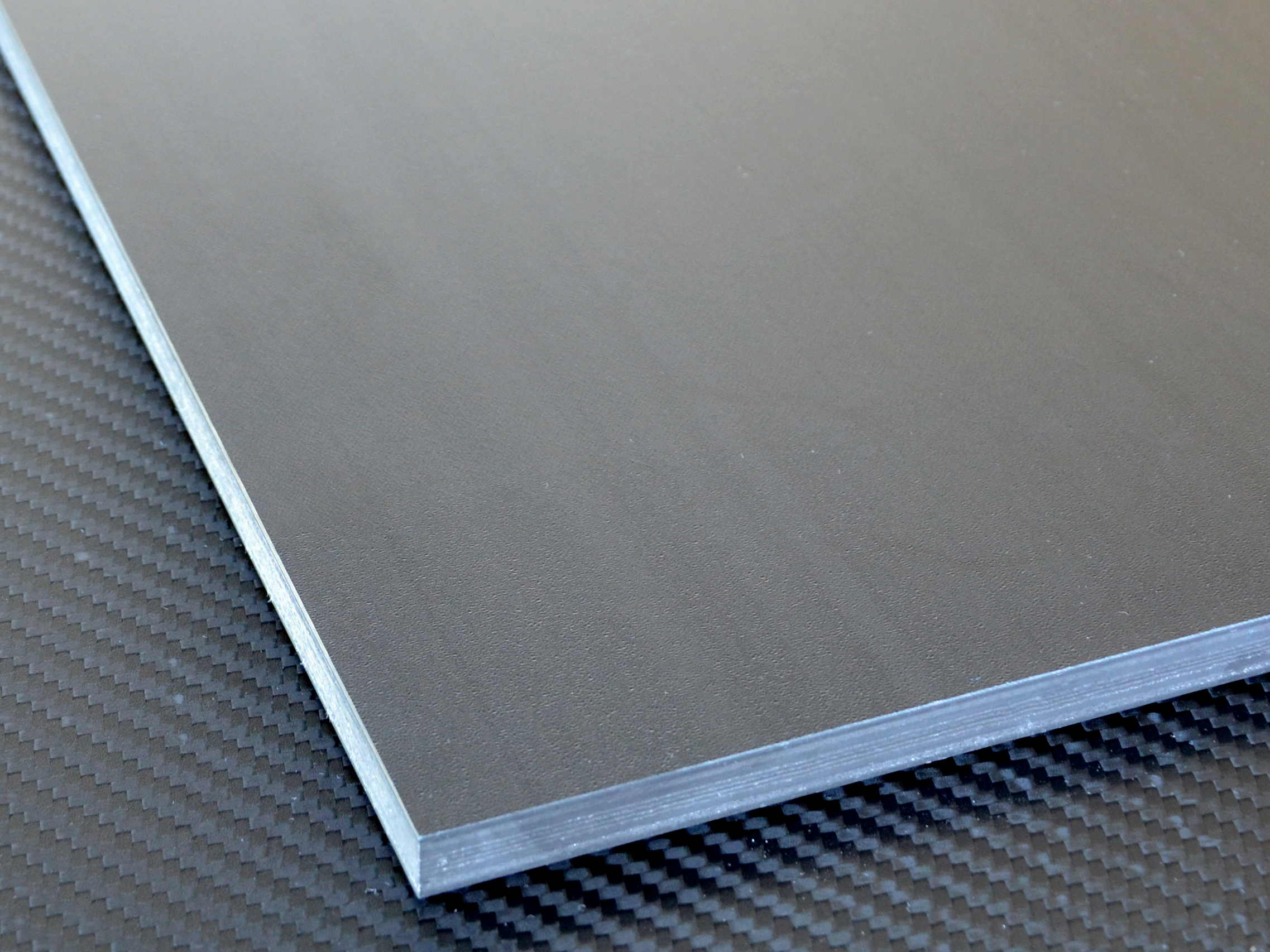 Carbon-Hochmodulplatte