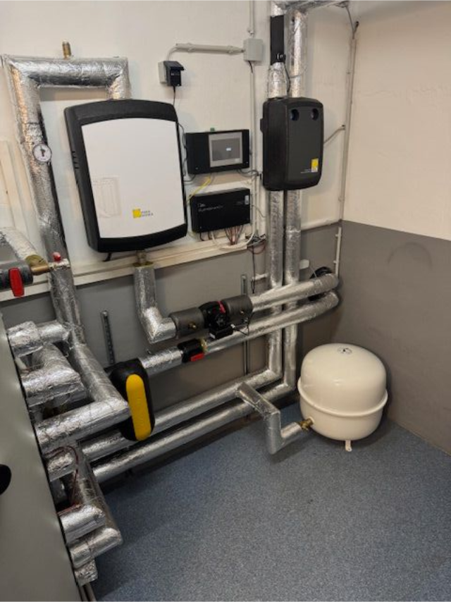 Brauchwasserwärmepumpe mit Warmwasserspeicher