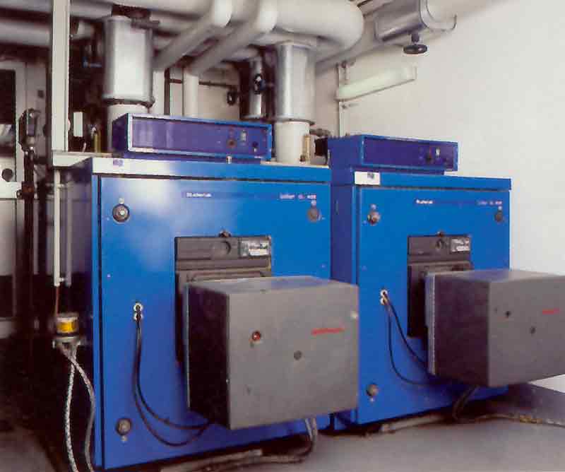 Kesselanlage 2 × 210 kW Ölfeuerung, Autohaus Mercedes-Benz Berlin-Zehlendorf