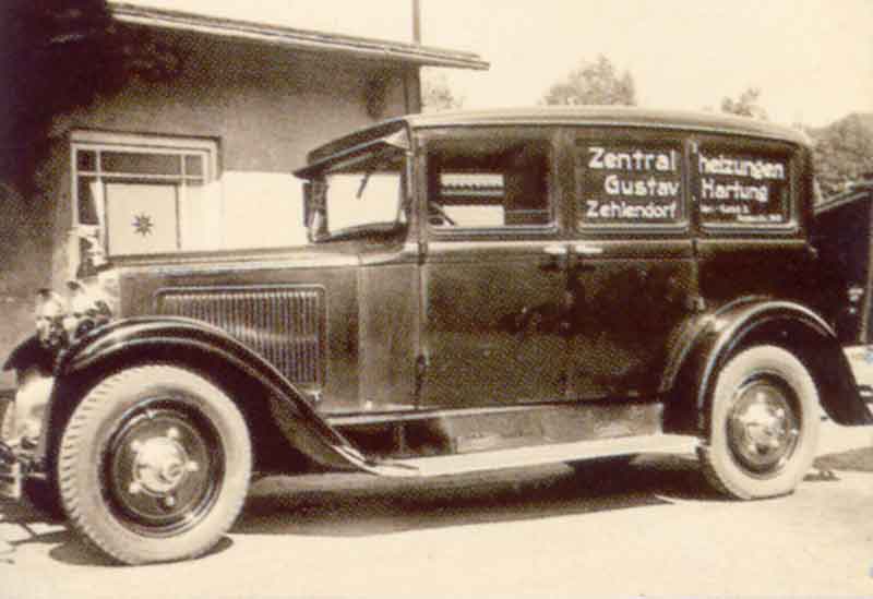 Historisches Firmenfahrzeug