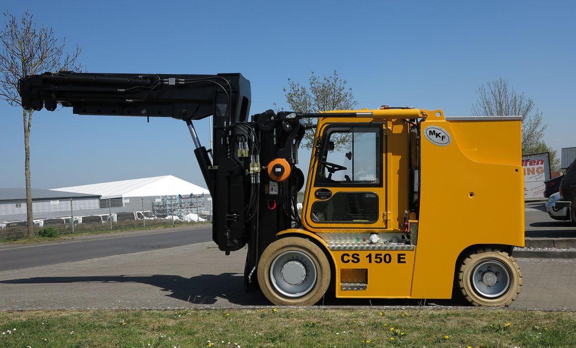 Attachments (electromagnet, clamp, tongs, rotator)