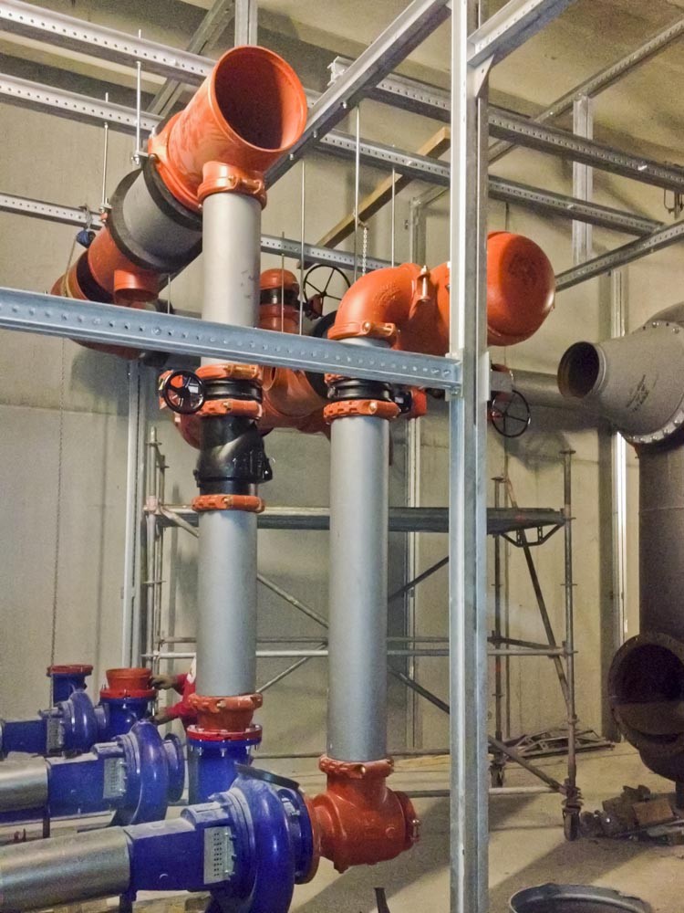 Verrohrung eines Rechenzentrums mit Victaulic-System (DN 450/350/200)