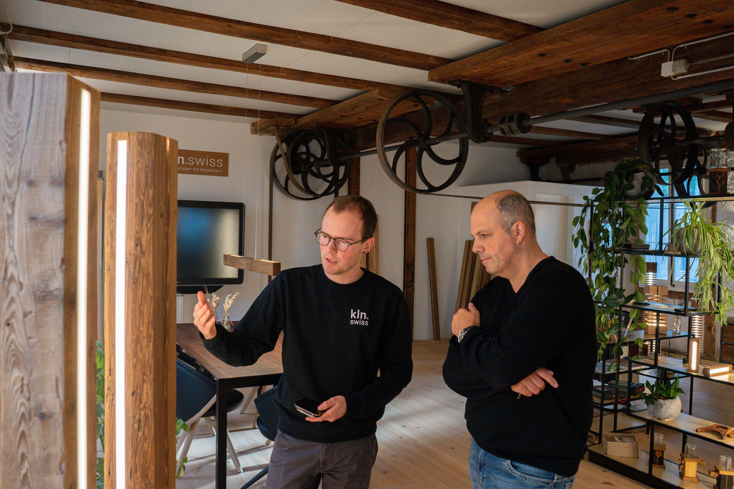 Lampen- & Tisch-Ausstellung in der Schreinerei Kehrsatz
