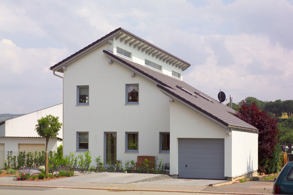 Versetztes Satteldach