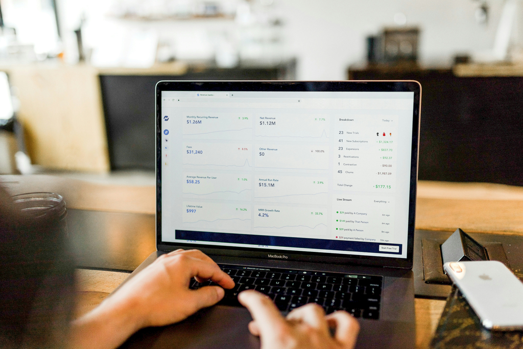 Vernetzte Dienste und Connectivity