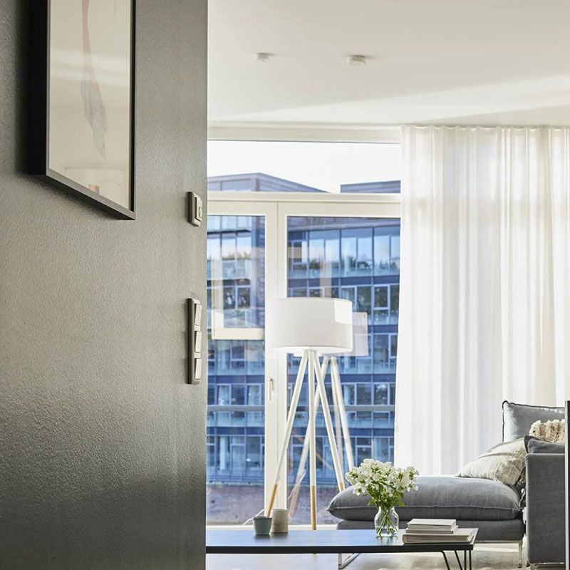 Smart-Home-Schalterprogramm im Wohnraum