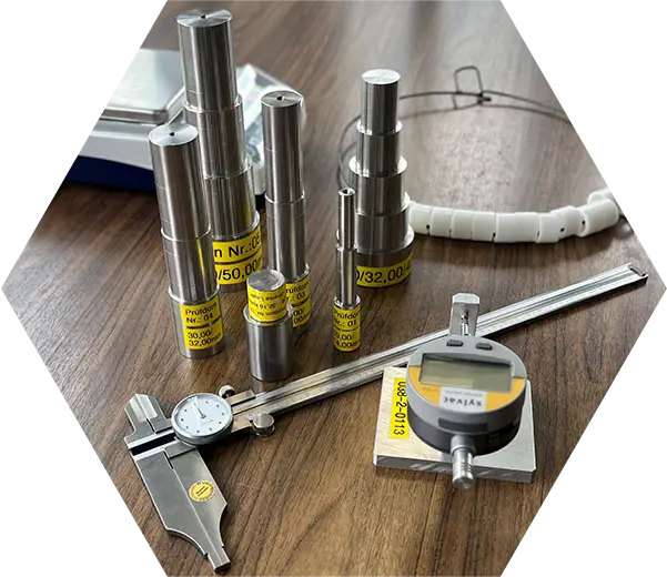 Measured injection-moulded part (POM shaft bearing)