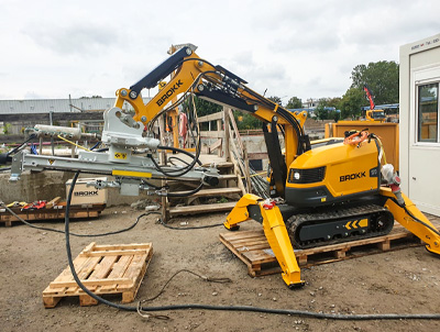 Abbruchroboter BROKK 170 mit Bohrlafette