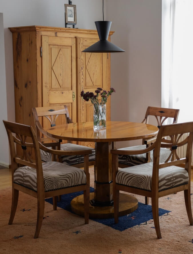 Referenz Geschweifte Garderobe