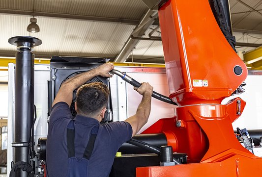 Maintenance of Truck Bodywork