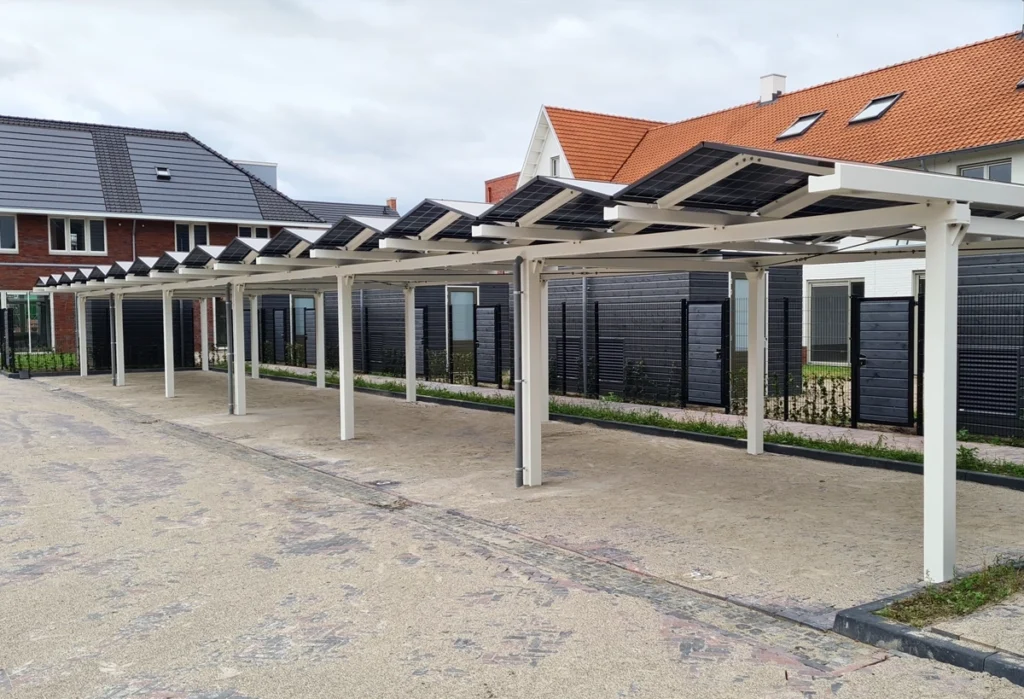 Solar-Carport auf Maß gefertigt