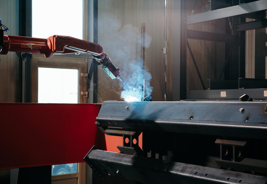 Robotisiertes Schweißwerkstattsystem