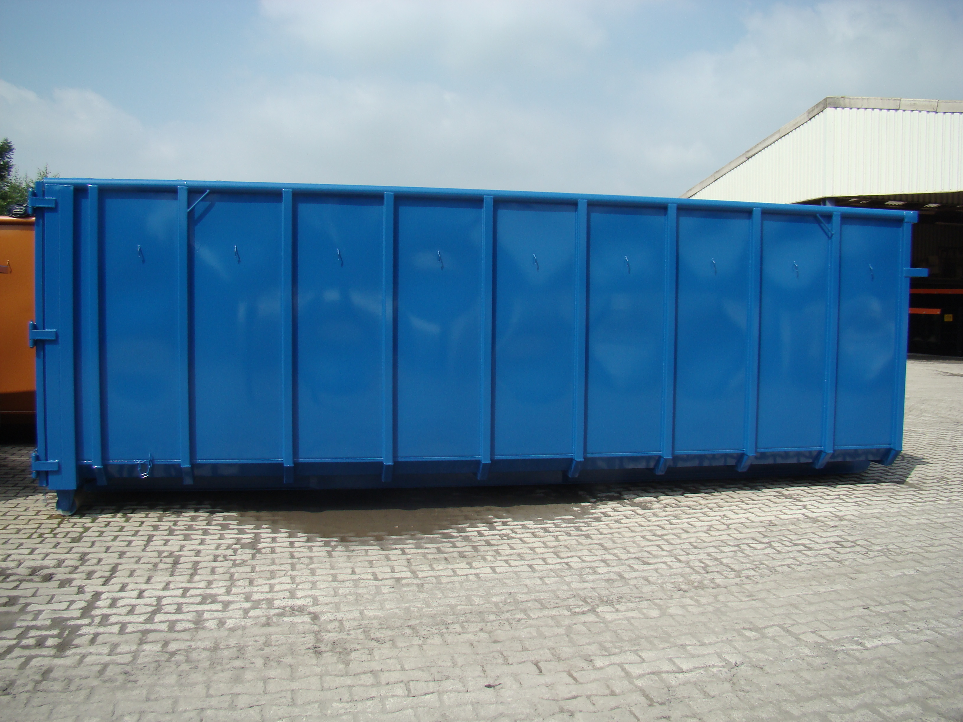 Abrollcontainer nach DIN 30722