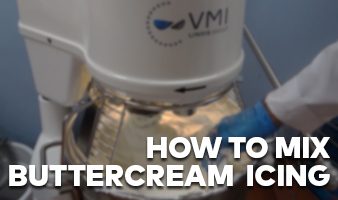 Mischen von Buttercreme-Icing