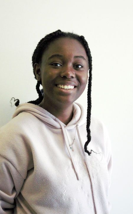 Caitlyn Muzorewa, Auszubildende IT-Systemelektronikerin
