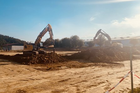 Bagger auf Baustelle