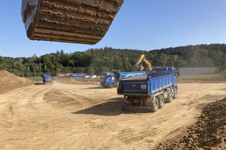 LKW auf Baustelle