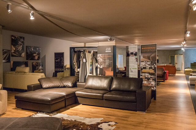 Ledersofa nach Maß