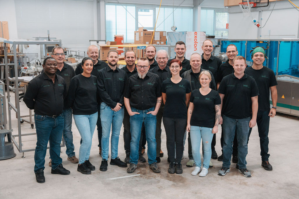 Team der Söhnel Maschinenbau GmbH in der Fertigung
