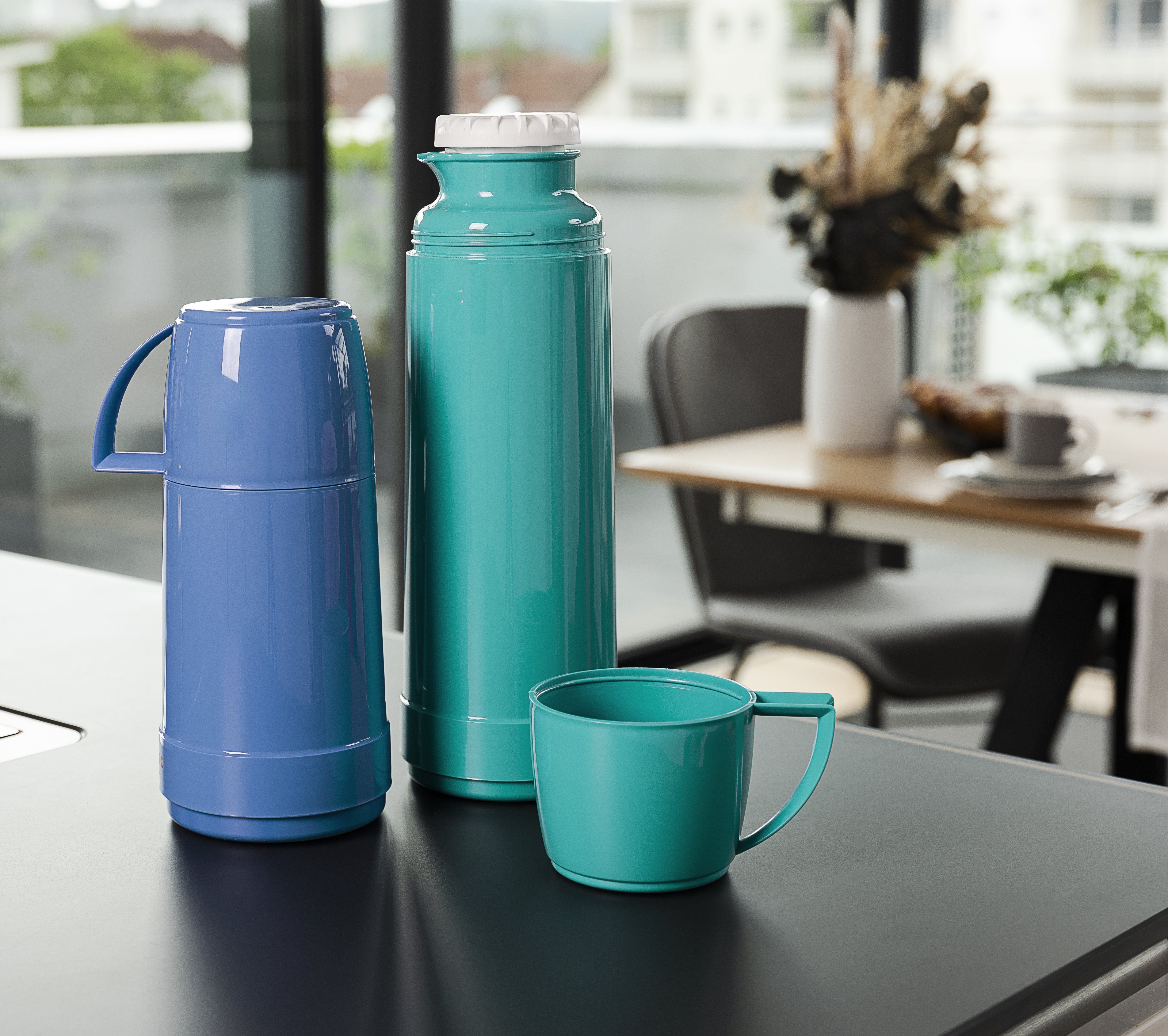 Isolierflasche Pick me up mit Henkelbecher