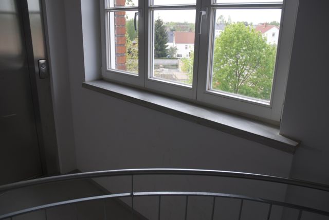 Betonfensterbänke im Treppenhaus