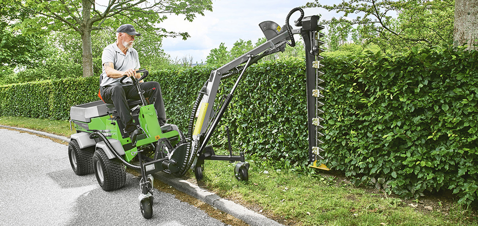 Häckenschere an Park Ranger 2150