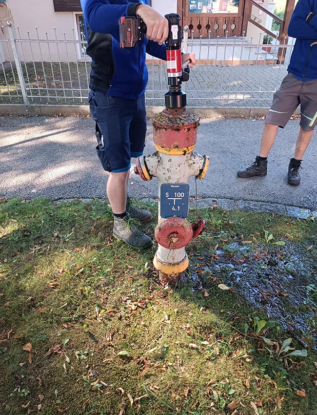 Hydrantenwartung mit Schiebermaschine