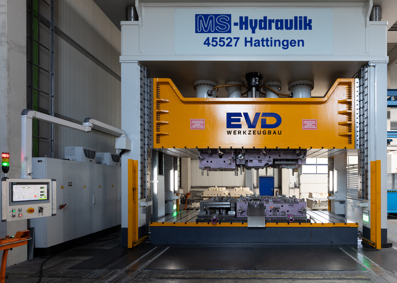 Tryoutpresse 12000 kN