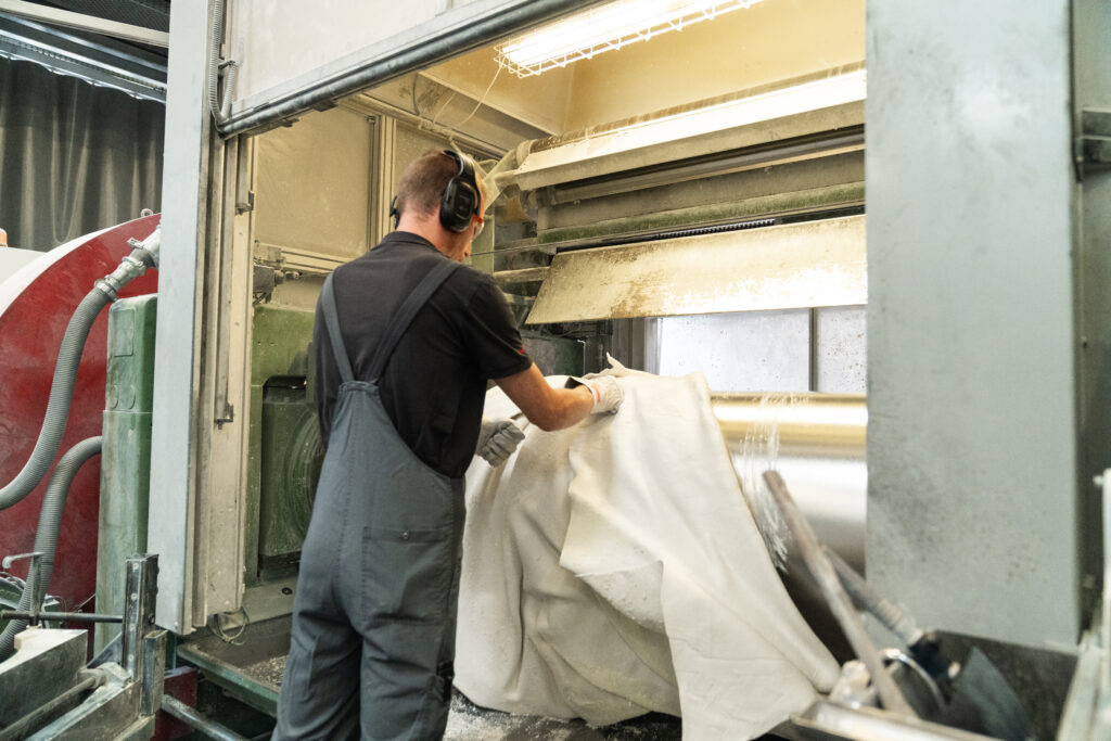 Compound production on the mixing mill