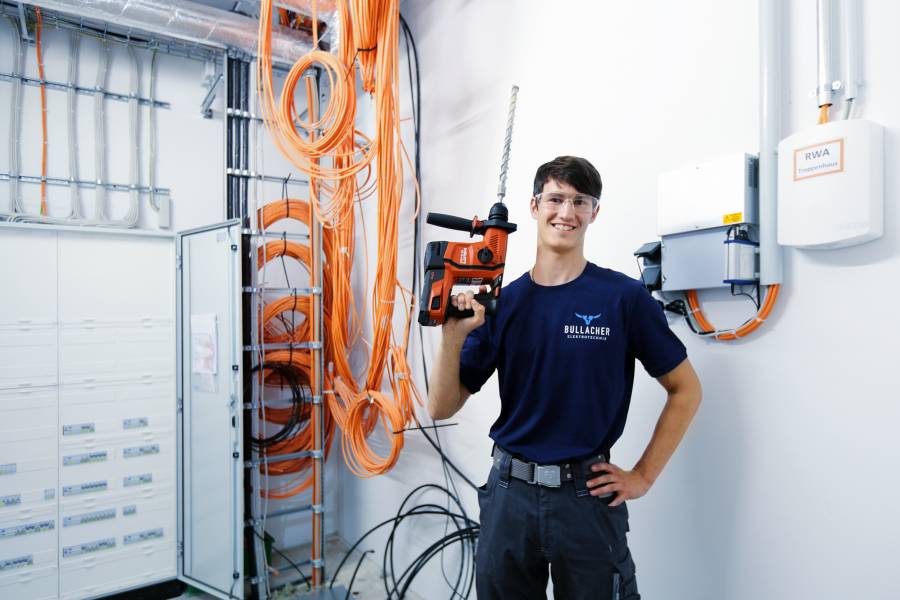 Auszubildende:r Elektroniker:in für Energie- und Gebäudetechnik