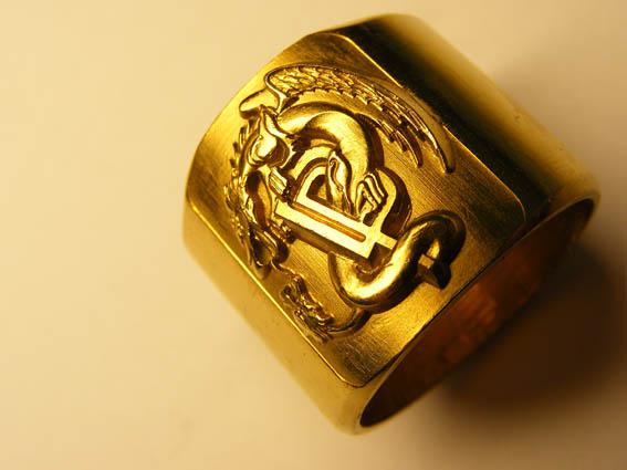 Ringgravur mit Relief