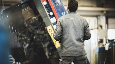 Reparatur und Wartung im Service