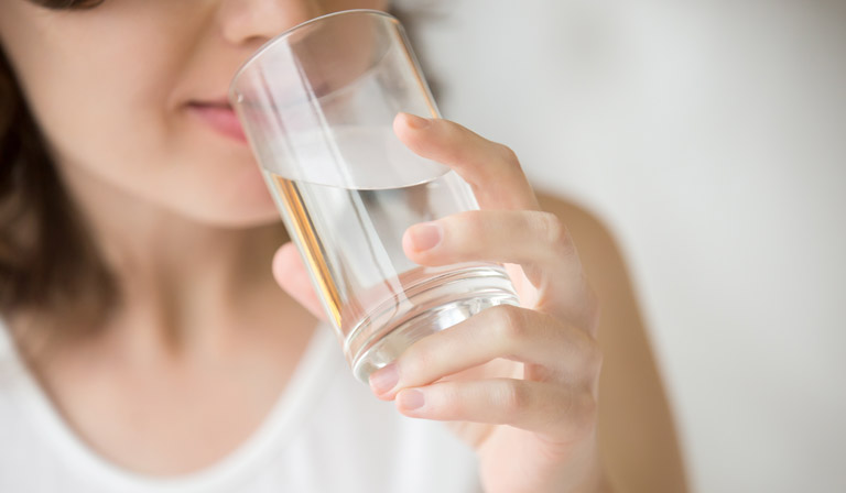 Gefiltertes Tafelwasser aus Wasserspender