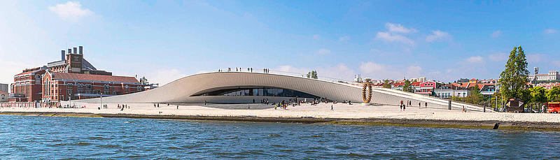 Tagescruise mit Blick auf das MAAT