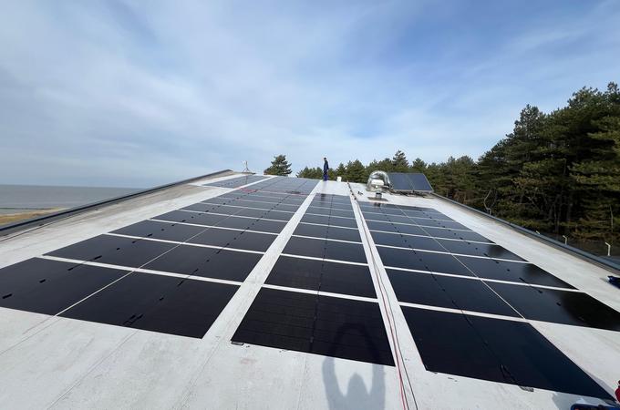 Geklebte PV-Leichtmodule mit Glasfront