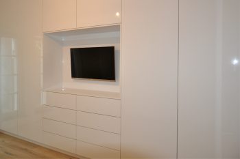 Einbauschrank Hochglanzlack