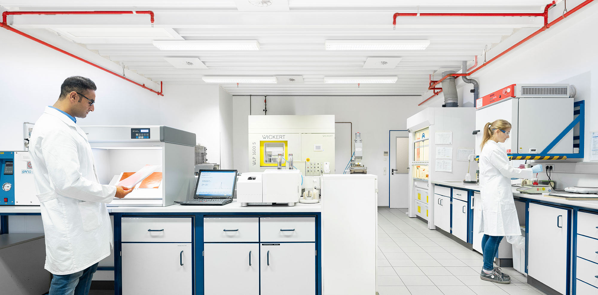 Forschung & Entwicklung im Labor, Düren