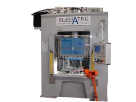 Motorenteil gefertigt auf Alphatec-Presse