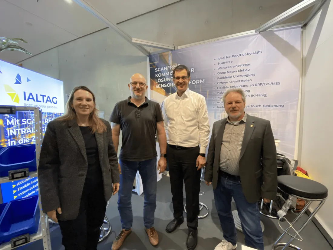 Das IALTAG-Führungsteam auf einer Messe