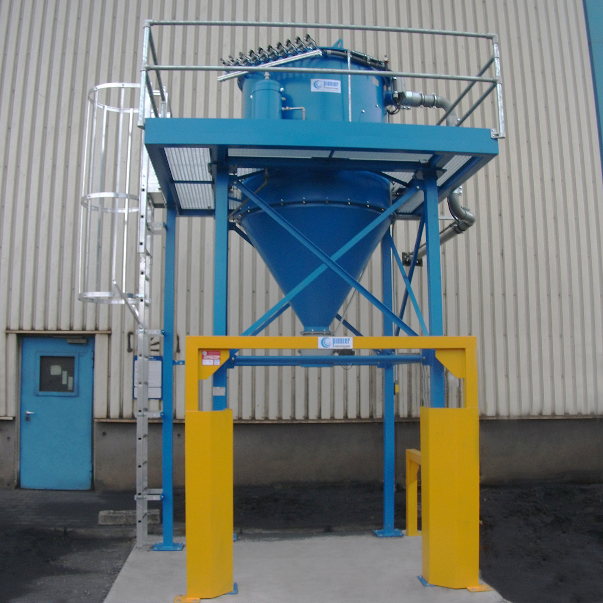 Filter pre-separators