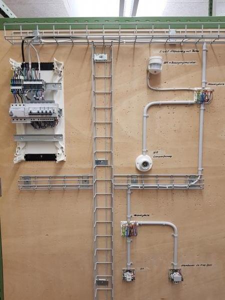 Elektro Merz – Fertigung