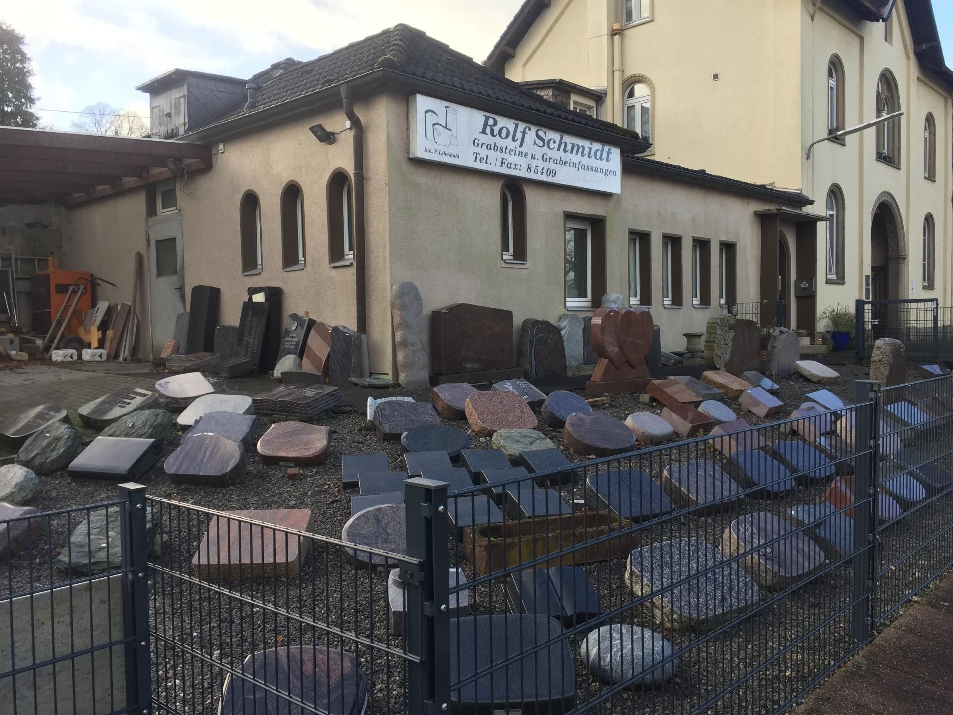 Grabsteine in verschiedenen Ausführungen
