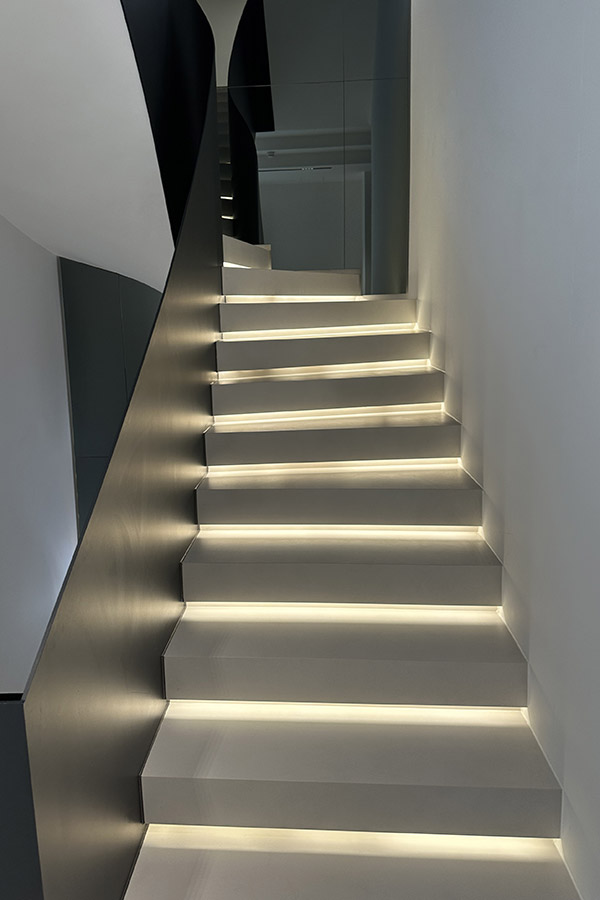 Beleuchtete Naturstein-Treppe, Privatkunde