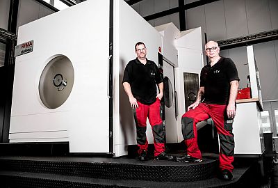 Mitarbeitende in der Produktion