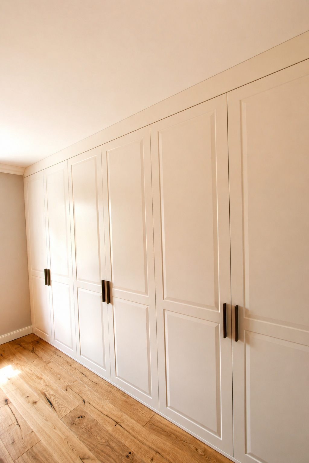 Maßgefertigter Einbauschrank