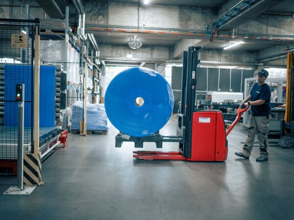 Bodenunterlage mit voraufgeklebtem Schaum