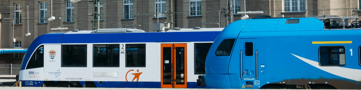 Screens für Bahn und ÖPNV